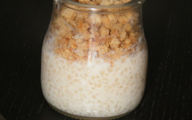 Tapioca au lait de coco et crumble aux 4 épices