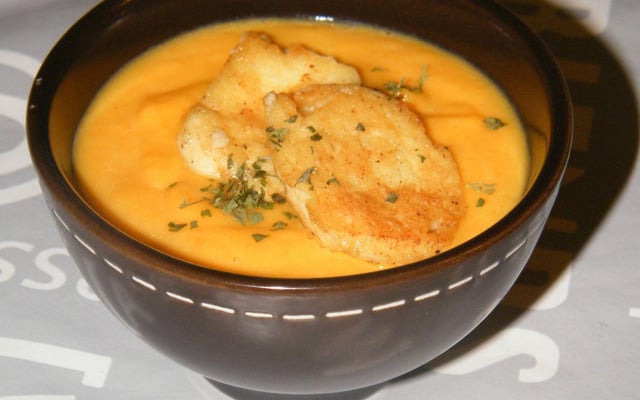 Velouté de carottes et quenelles
