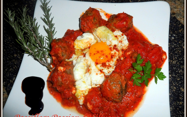 Kefta aux boulettes et œufs