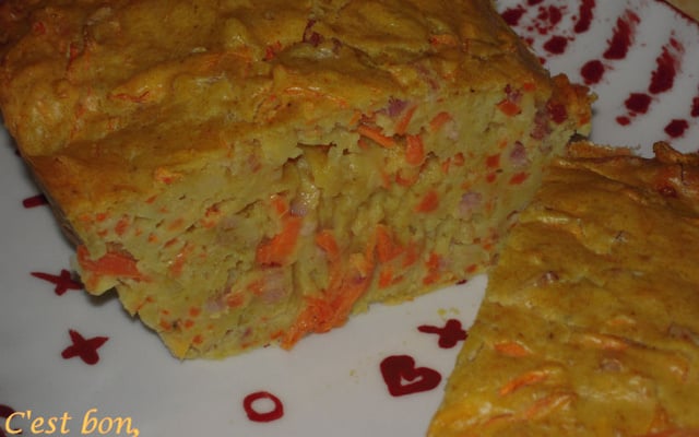 Cake aux carottes, lardons parfumé au lait de coco et au colombo