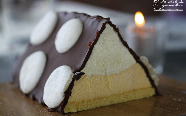 Bûche au chocolat blanc et aux fruits de la passion