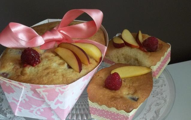 Cake nectarine jaunes et framboises