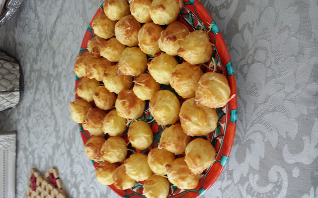 Gougères au fromage légèrement pimentées