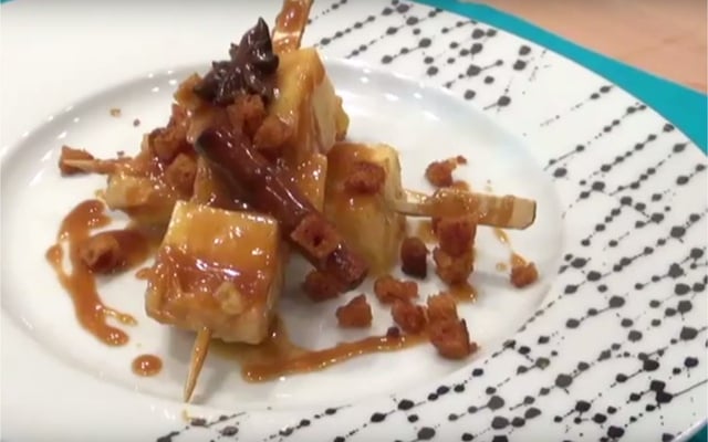 Brochettes à l'ananas caramélisées aux épices
