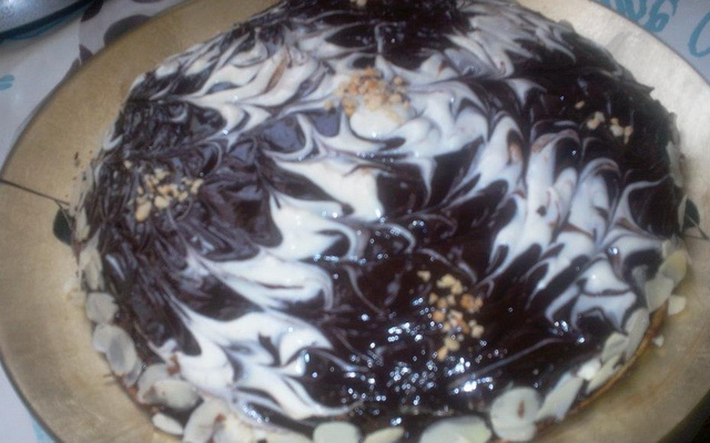 Gâteau de crêpes avec mousse légère au chocolat