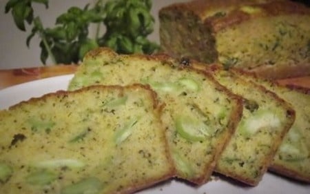 Cake au pesto parmesan et fèves