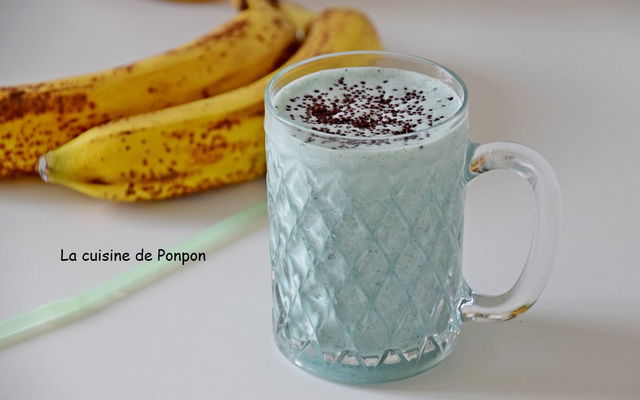 Smoothie banane, linette et spiruline
