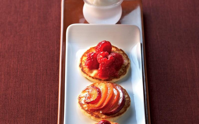 Blinis au sucre, fruits caramélisés