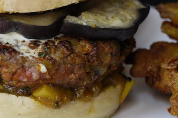 Hamburger d'agneau à l'indienne