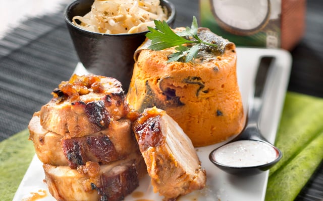 Filet mignon caramélisé, petits flans de carottes au lait de coco