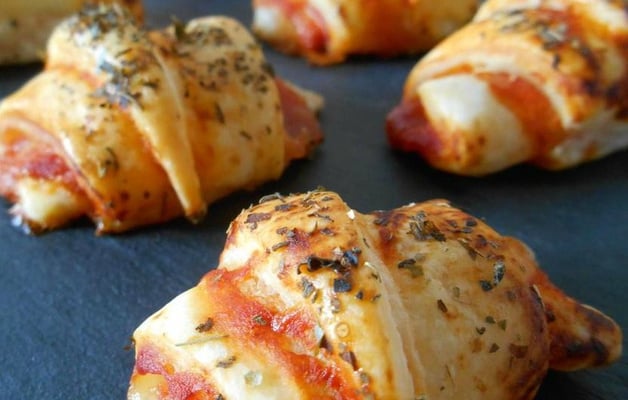 Croissants apéritifs façon pizza