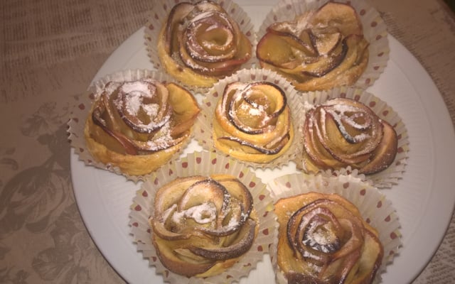 Tartelettes aux pommes en forme de roses