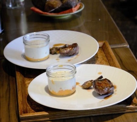 Pigeon rôti accompagné de sa purée de potimarron et de son émulsion Tomme de Savoie et carvi