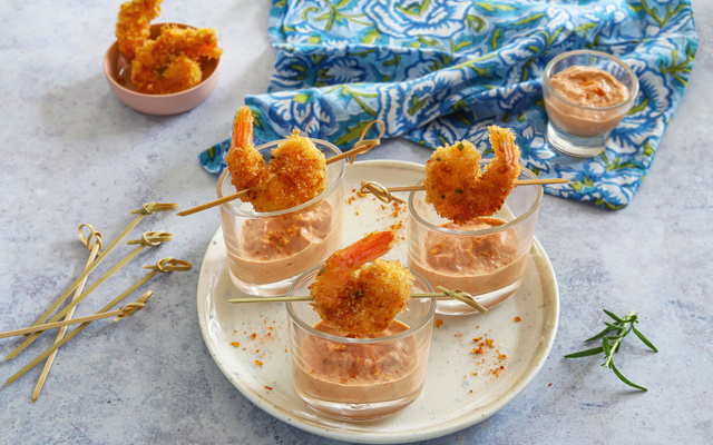 Crevettes croustillantes et sauce cocktail légère aux tomates séchées