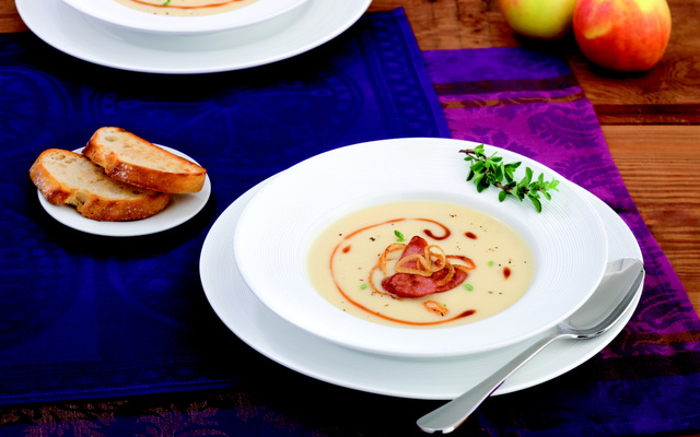 Vélouté de panais et pommes avec Kikkoman Sauce Soja