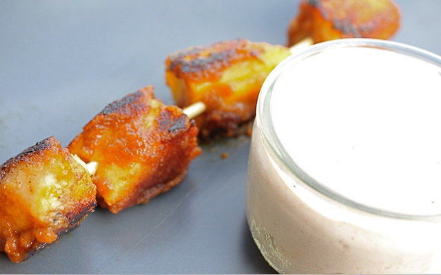 Brochettes de fruits panées et petits pots de chantilly au marron par Marion