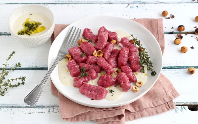 Gnocchis roses, pommes de terre et betterave