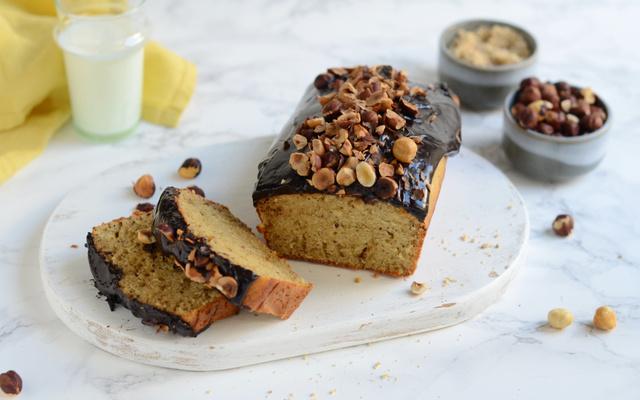 Cake aux noisettes et au chocolat