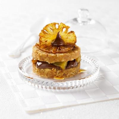 Écrasé de palets bretons, chocolat et ananas caramélisé