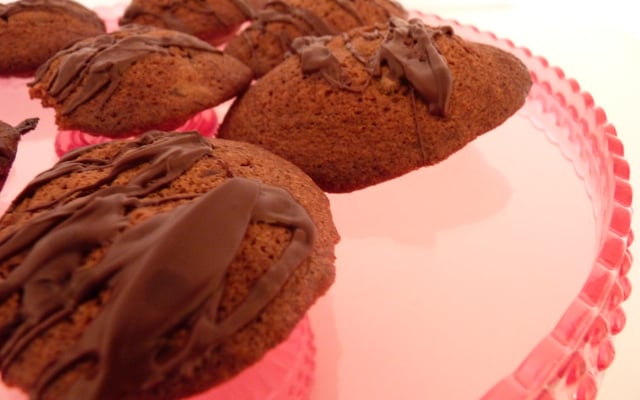 Madeleines au chocolat, fourrées à la crème de calissons