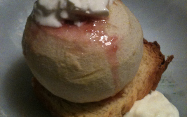 Pomme sur sa brioche