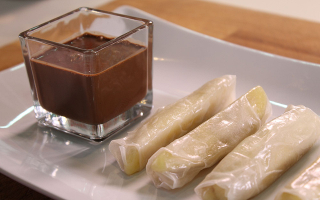 Nems chocolat, banane et fruits de la passion