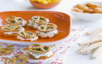 Pragmatiques abricots secs farcis au bretzel croquant