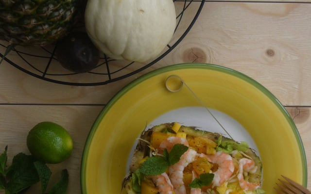 Salade d'ananas et mangue aux crevettes