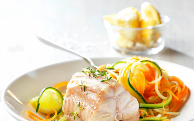 Roussette et tagliatelles de légumes sur crème citronnée
