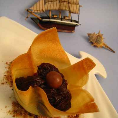 The Black pearl ou pastilla Johara au cacao, pralin et fleur de sel