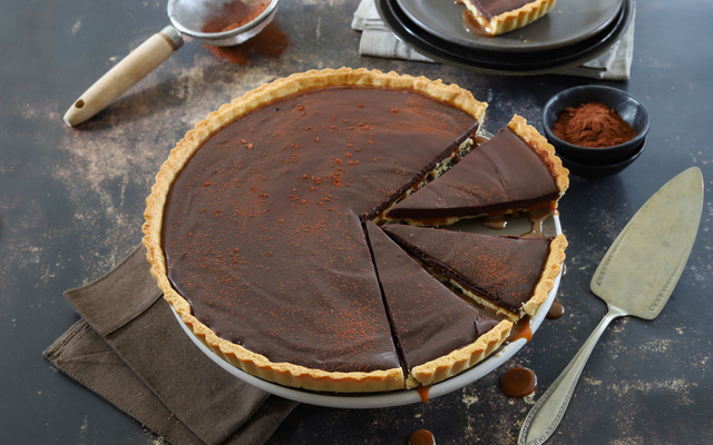 Tarte au chocolat noir et caramel au beurre salé