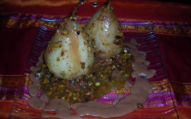 Poire caramélisées à la pistache, sauce carambar