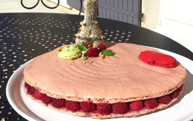 Macaron géant mascarpone framboise et macarons framboise