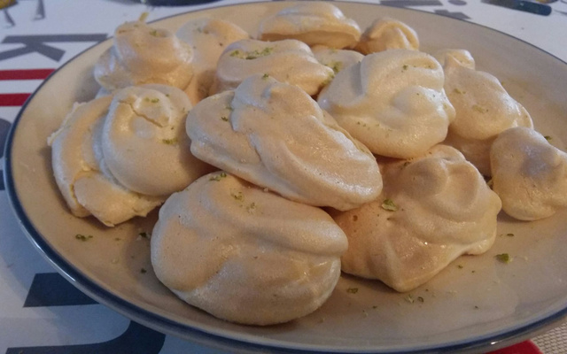 Meringues blanches et moelleuses