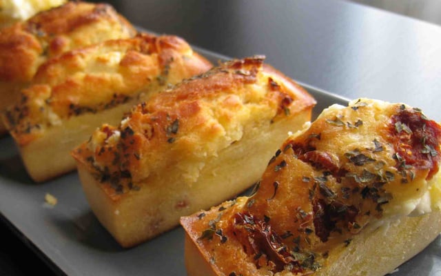 Mini cake tomates séchées et féta