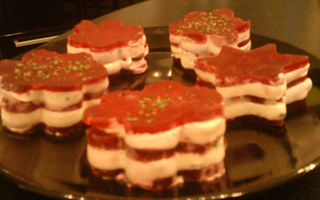 Mille feuilles de betterave et fromage à tartiner