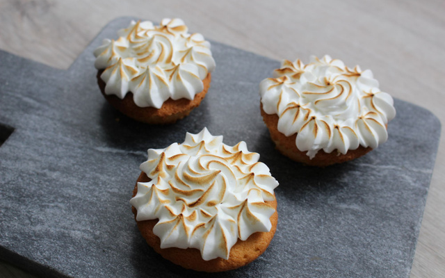 Mini gâteaux façon tarte au citron meringuée