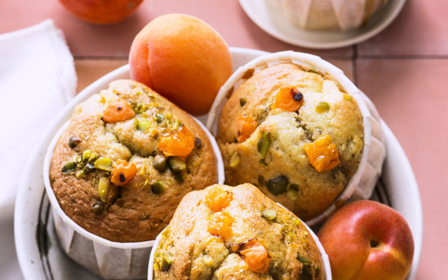 Petits gâteaux moelleux à l'abricot huile d'olive et pistaches