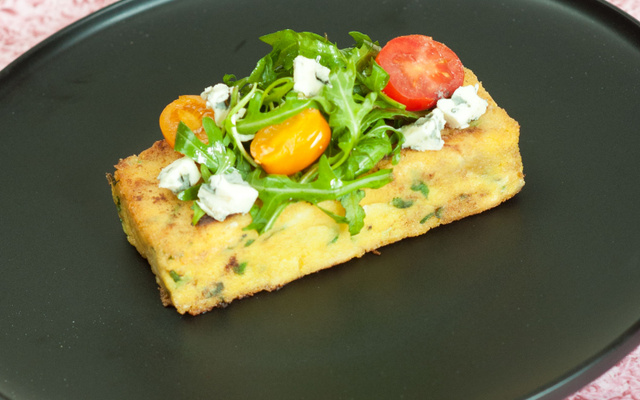 Polenta à la roquette et au roquefort, recette végé
