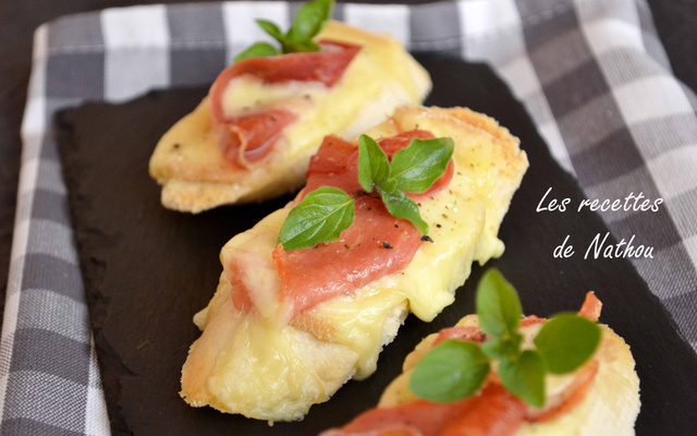 Crostinis façon raclette