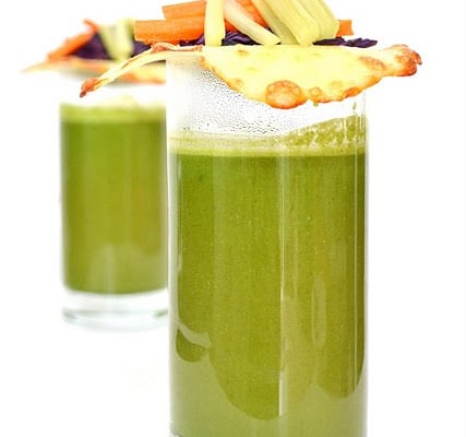 Smoothie d'épinards et tuile de mozarella