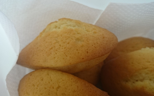 Madeleines à la vanille et au lait