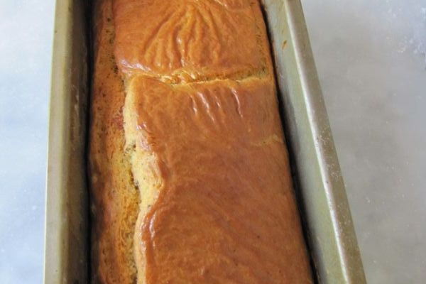 Cake lardons, olives et pavot