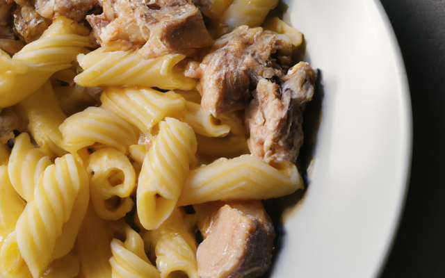 Pennes sauces au thon et aux câpres