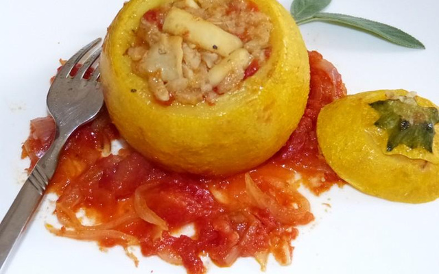 Courgettes jaunes farcies au risotto de calamar