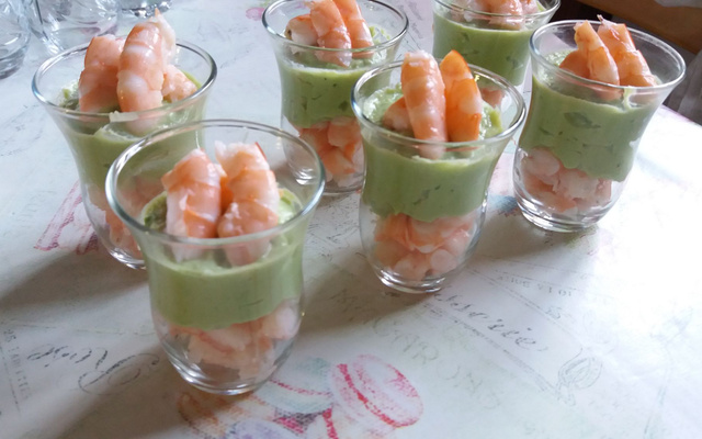 Verrines aux avocats et crevettes