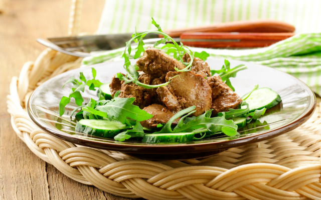 Salade aux foies de volaille