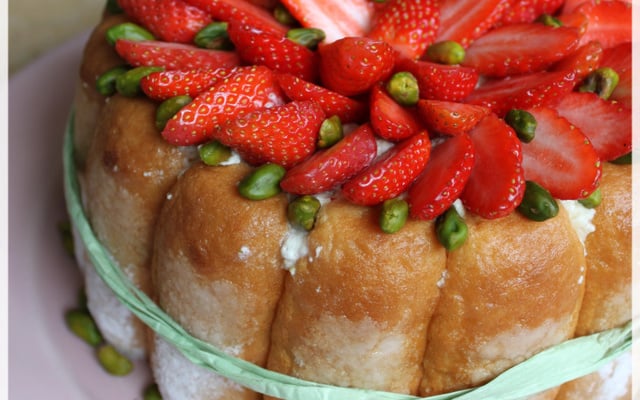 Charlottes aux fraises à la pistache