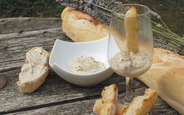 Anchoiade au chèvre