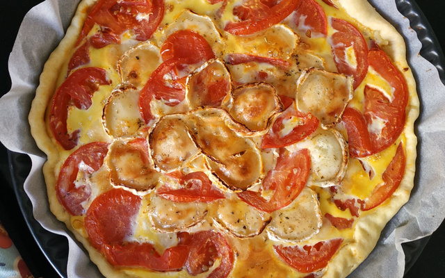 Tarte à la tomate et au chèvre